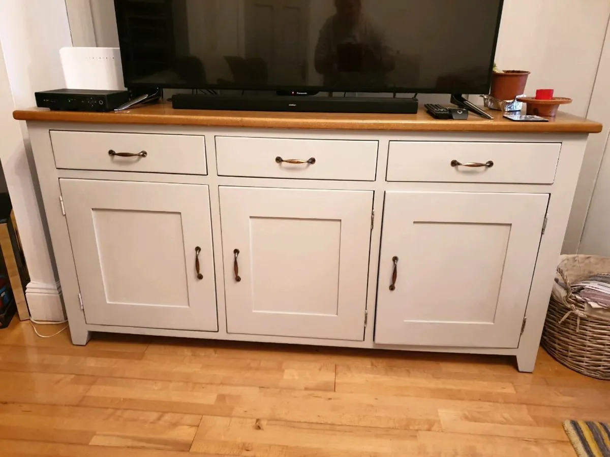 Oak sideboard - Image 1