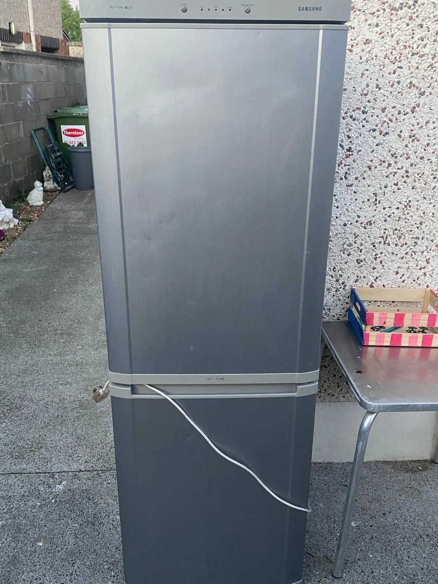 Samsung fridge - Image 2