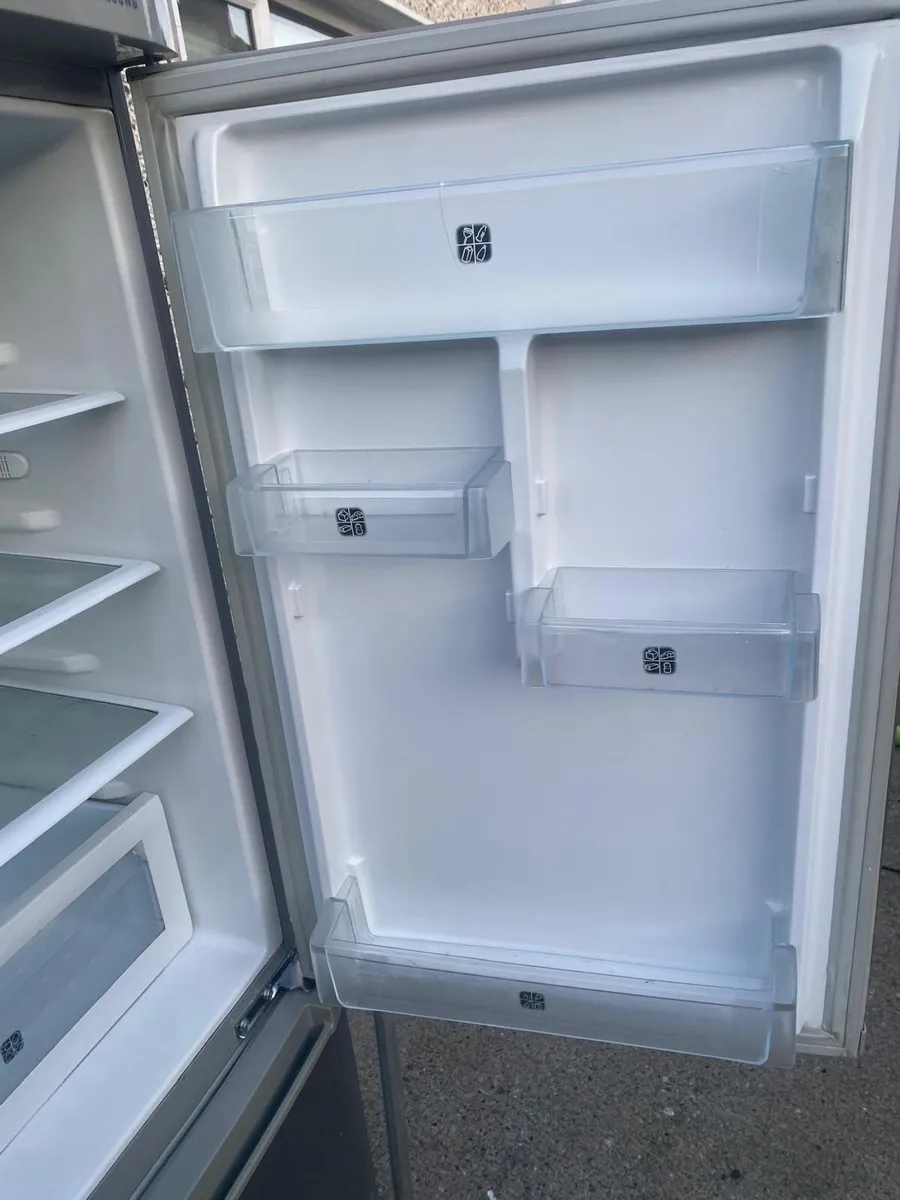 Samsung fridge - Image 4