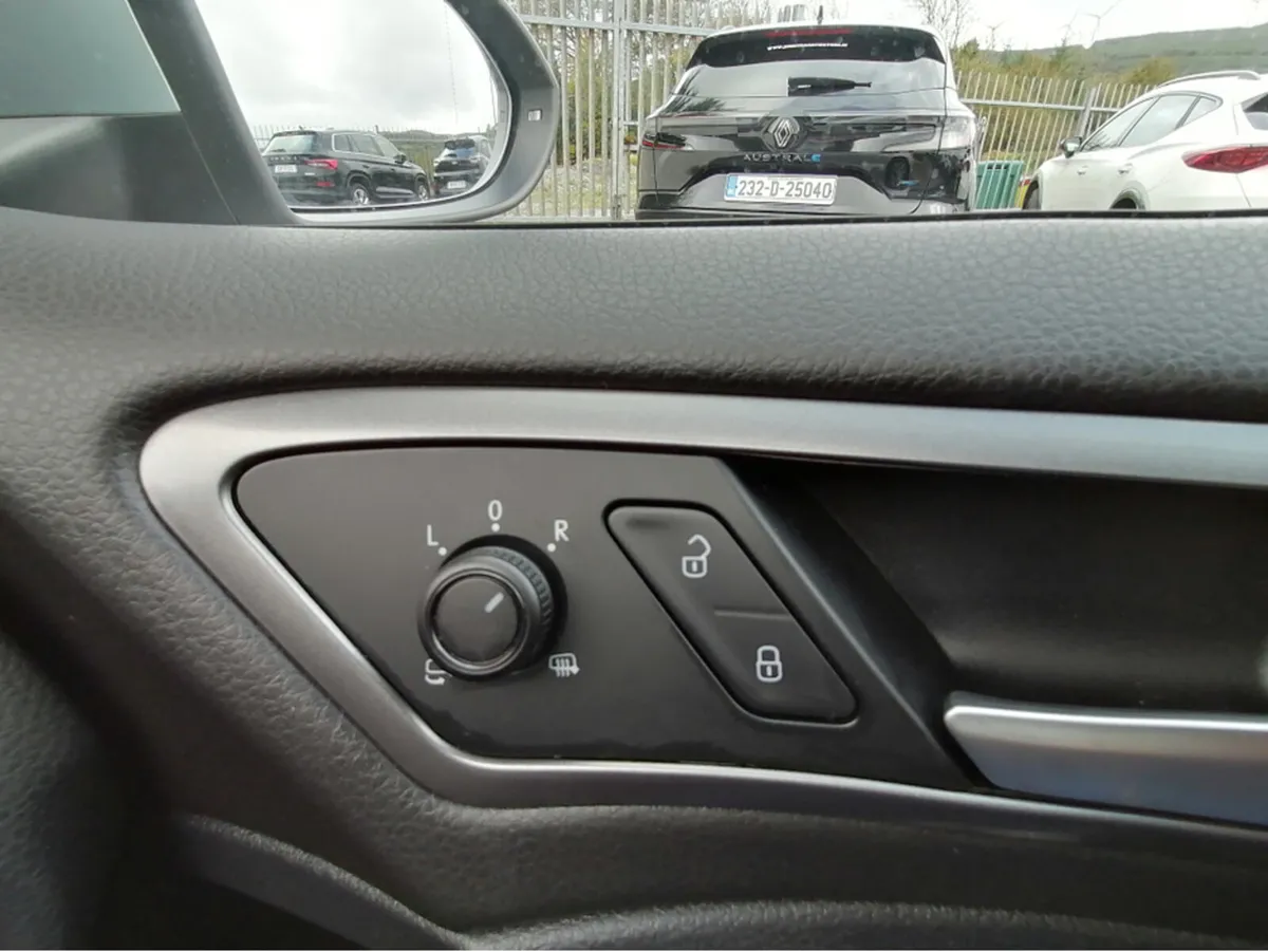 VOLKSWAGEN GOLF AUTO - Image 2