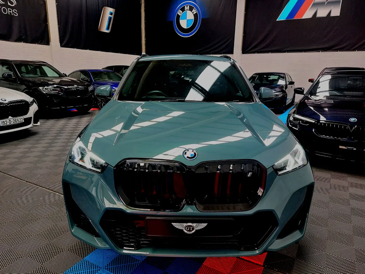 IX1 XDRIVE 30 M SPORT PRO (HUGH SPEC ) - Image 2
