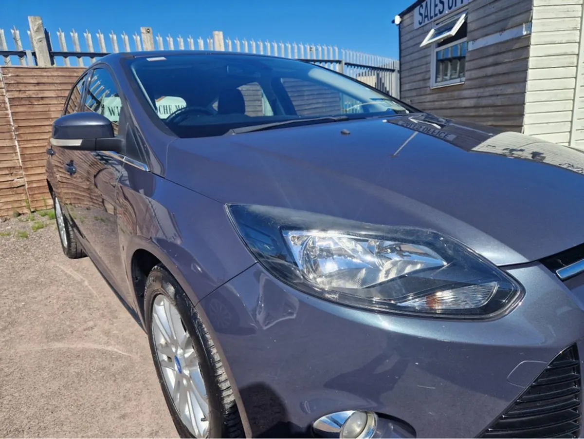 Ford Focus 1.0 Titanium Ecoboost 12 125PS 5DR - Image 2