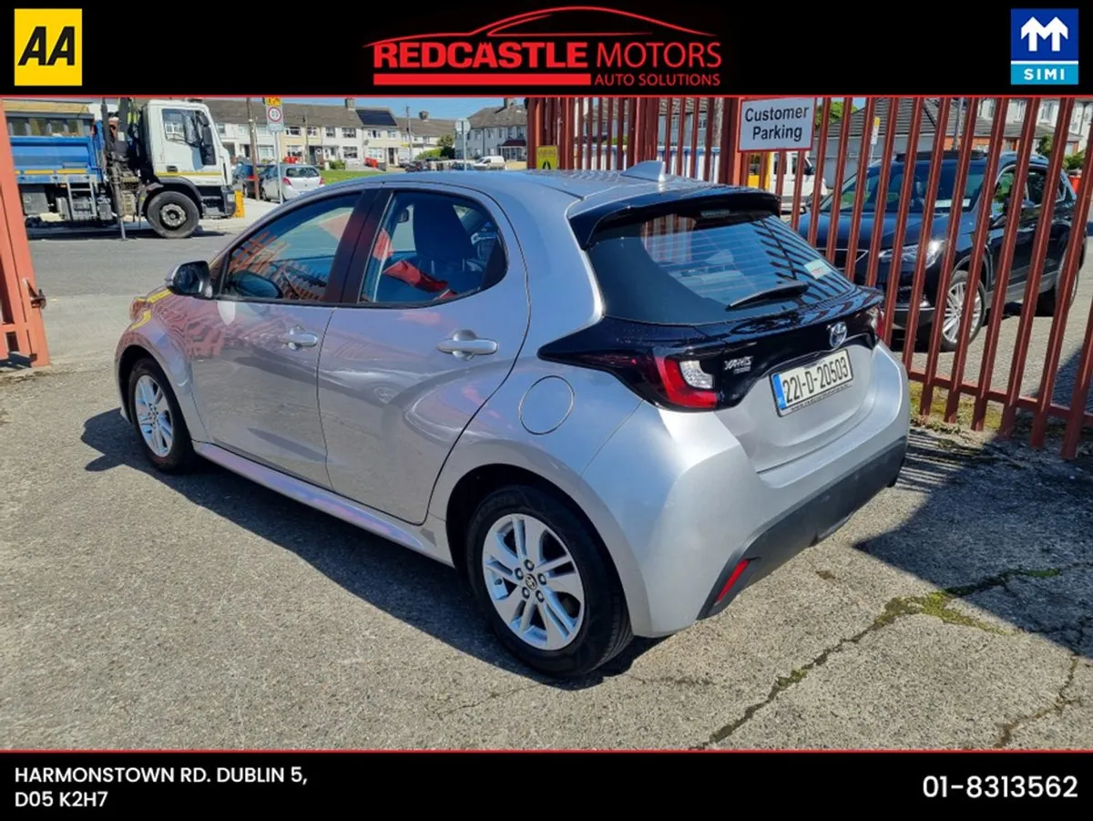 Toyota Yaris Hybrid Luna 5DR (nct 03-26) - Image 3
