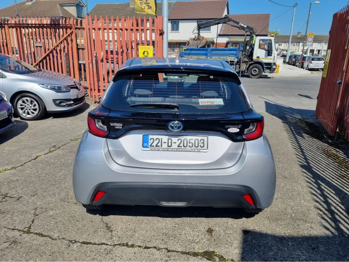 Toyota Yaris Hybrid Luna 5DR (nct 03-26) - Image 4