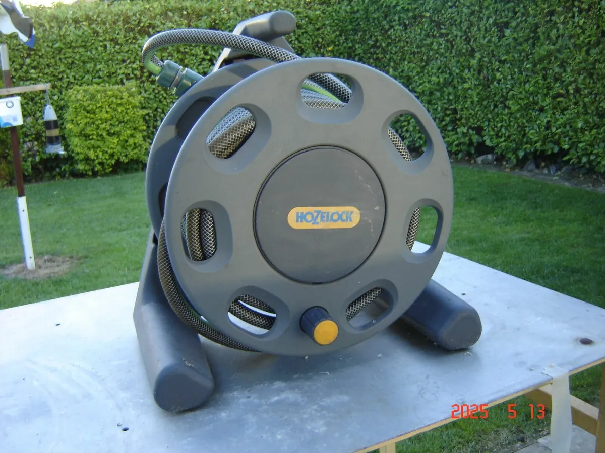 garden hose - Image 1