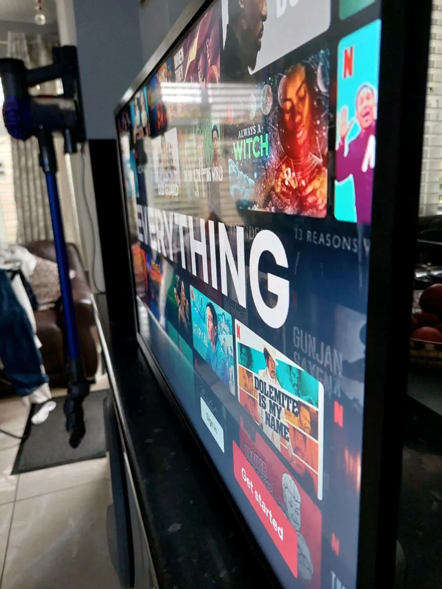 PANASONIC 40INCH Tv. - Image 3