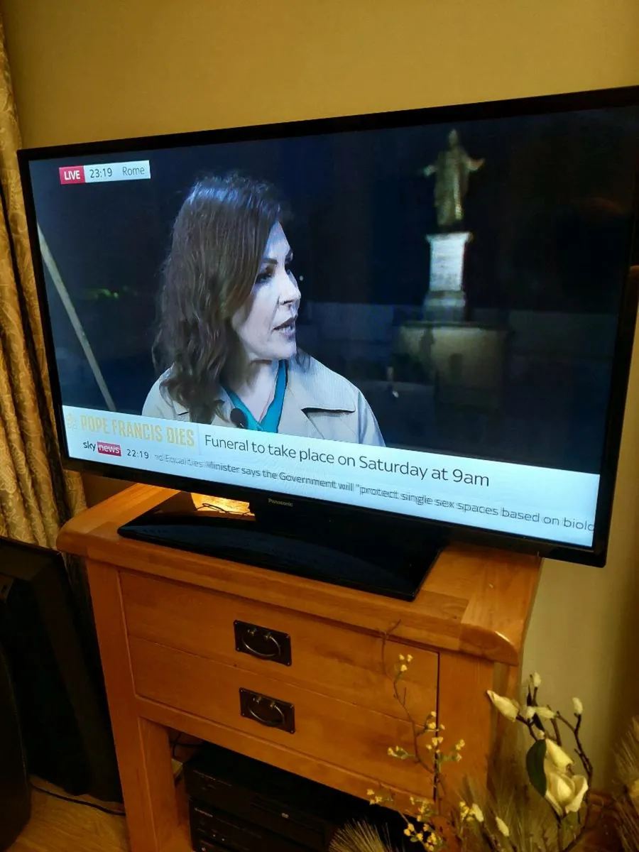 PANASONIC 40INCH Tv. - Image 4