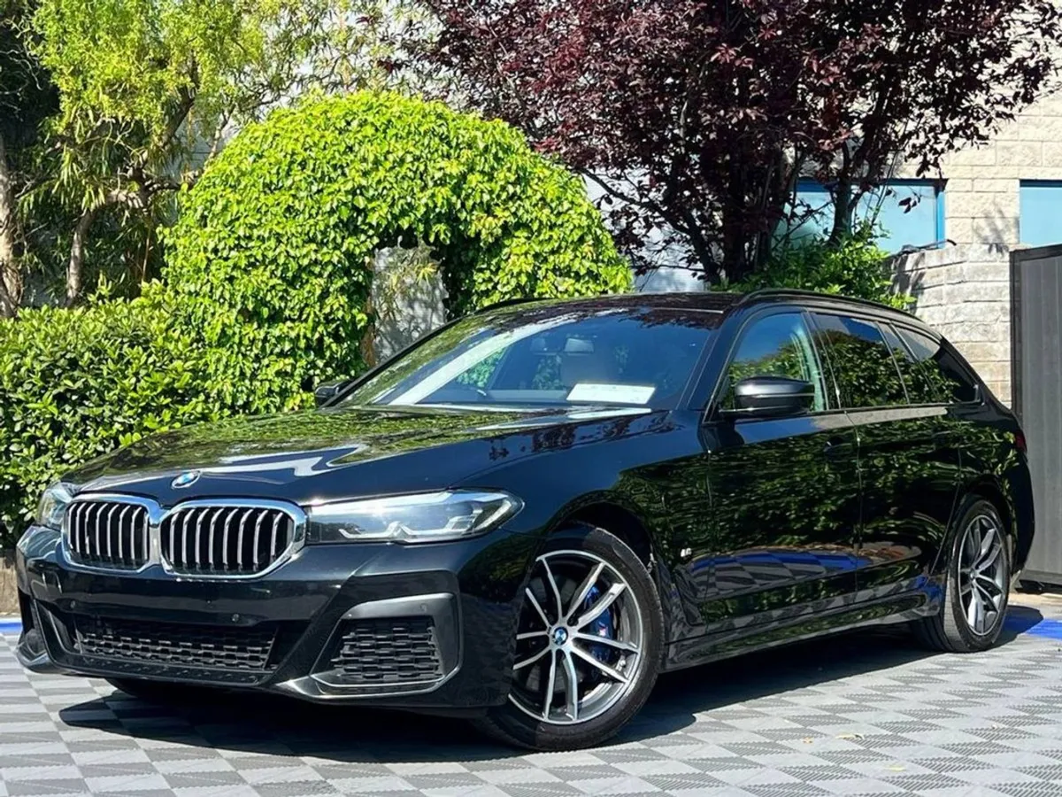 BMW 5 Series 530e Touring M-sport 2.0 Hybrid // L - Image 1
