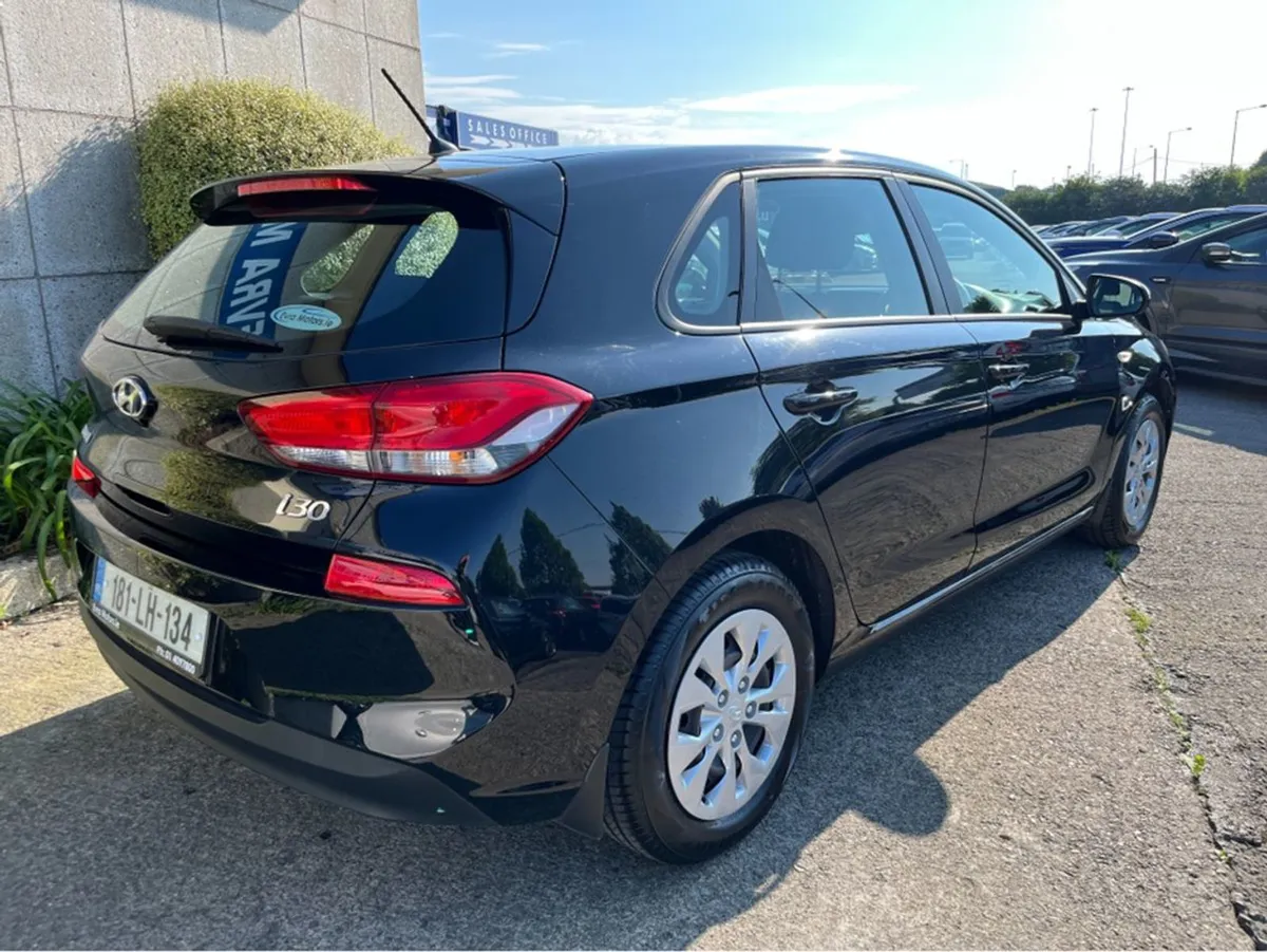 Hyundai i30 Classic 1.4 Petrol //only 14 880 Mile - Image 4