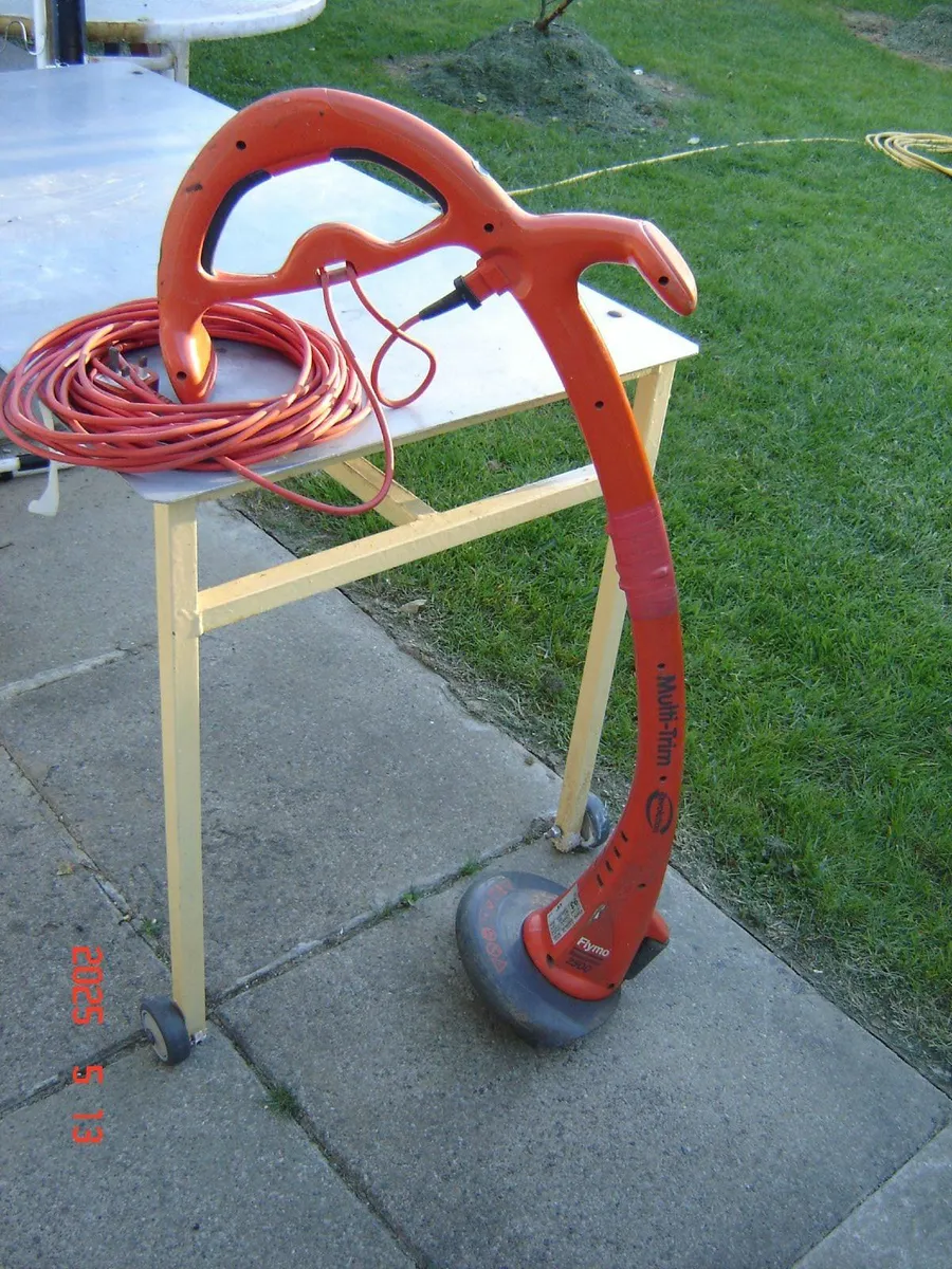 FLYMO electric strimmer - Image 1