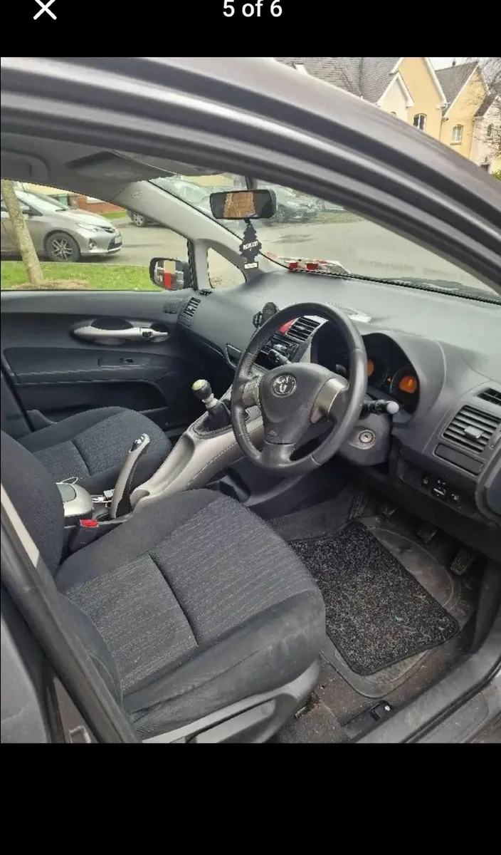 Toyota Auris 2009 - Image 1