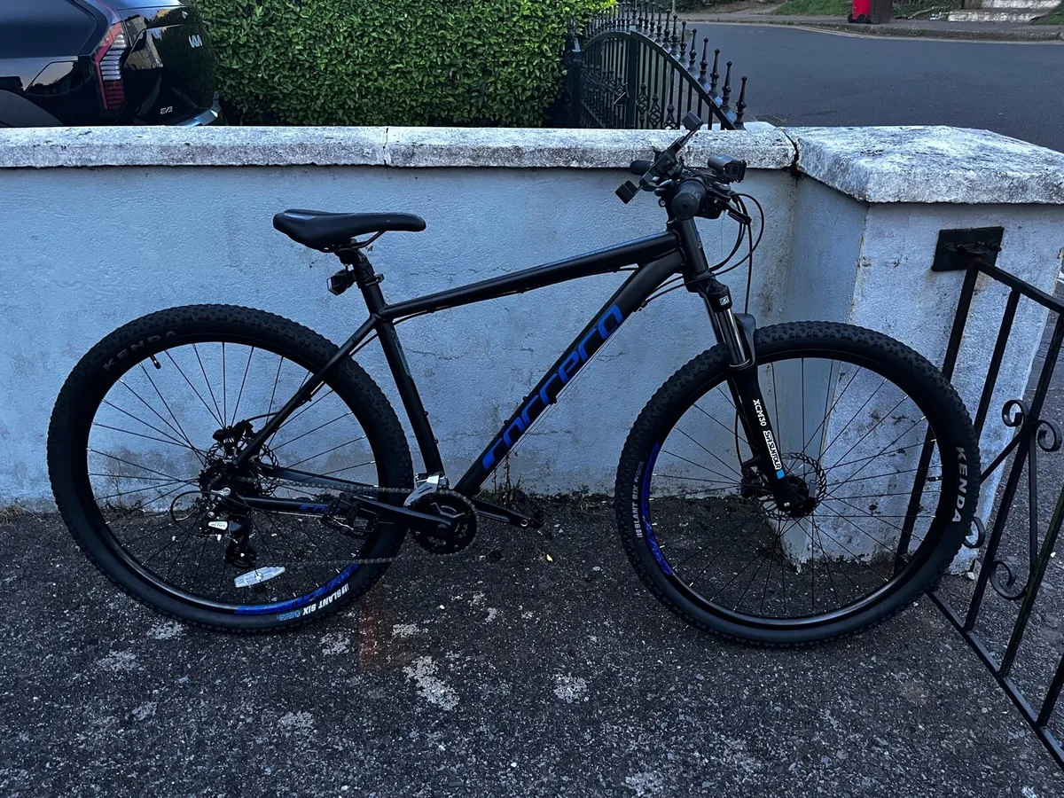 Carrera Hellcat Mountain bike and accessories - Image 1