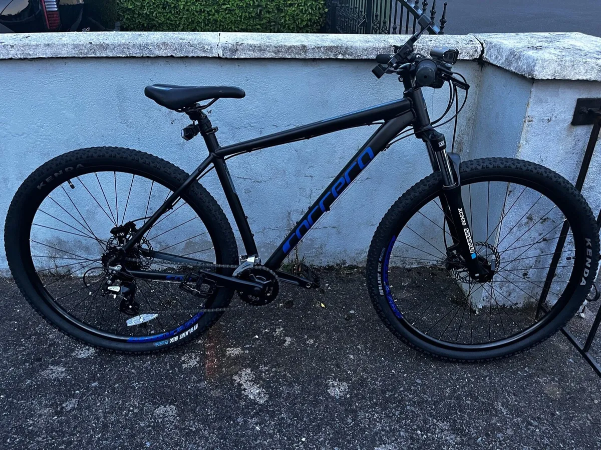 Carrera Hellcat Mountain bike and accessories - Image 2