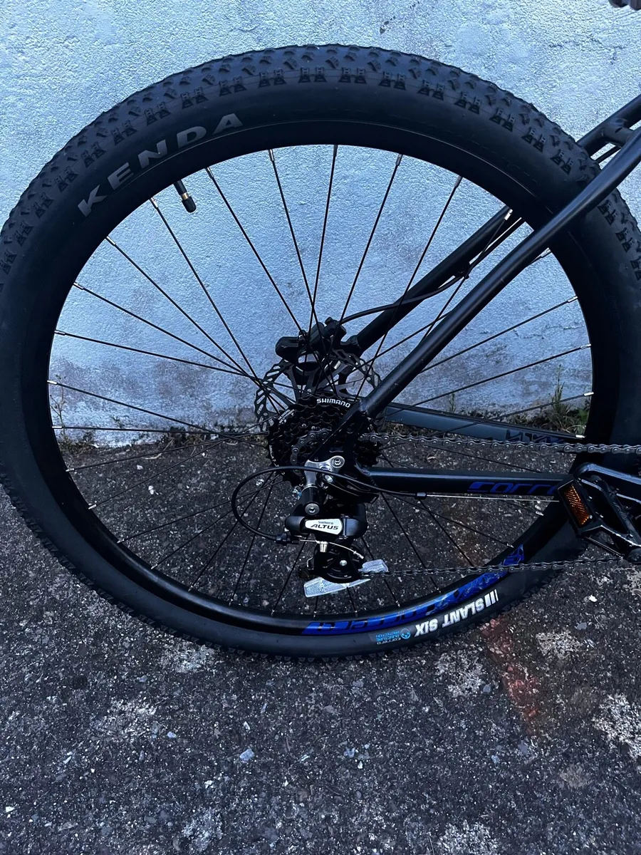 Carrera Hellcat Mountain bike and accessories - Image 3