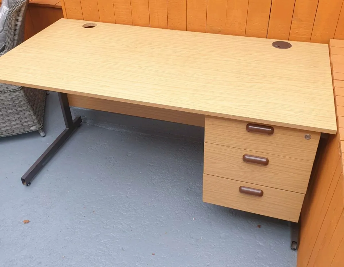 Office Desk €40 - Image 1