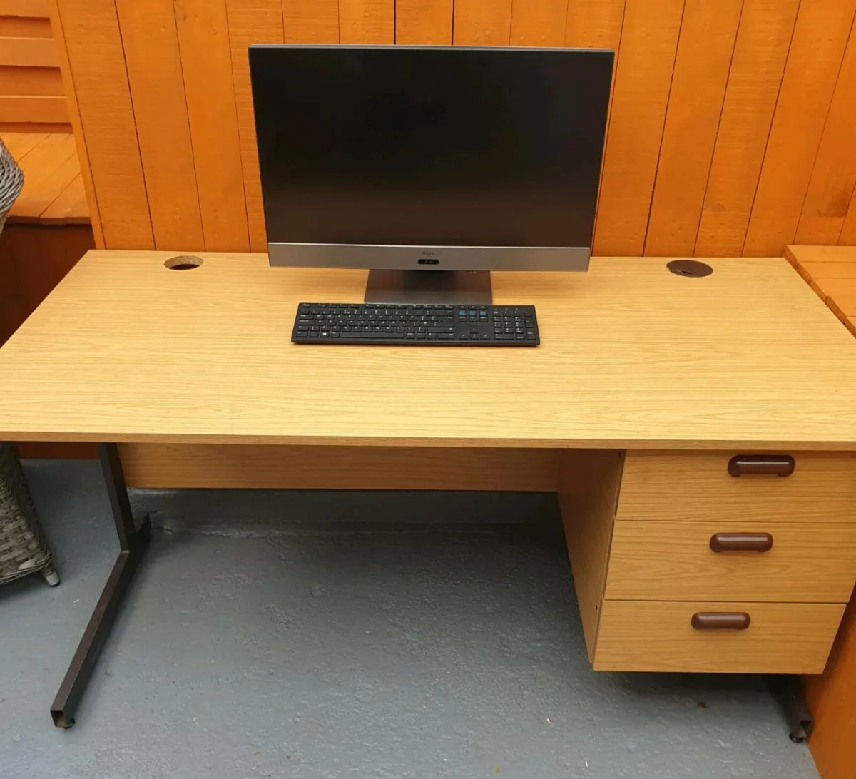 Office Desk €40 - Image 4
