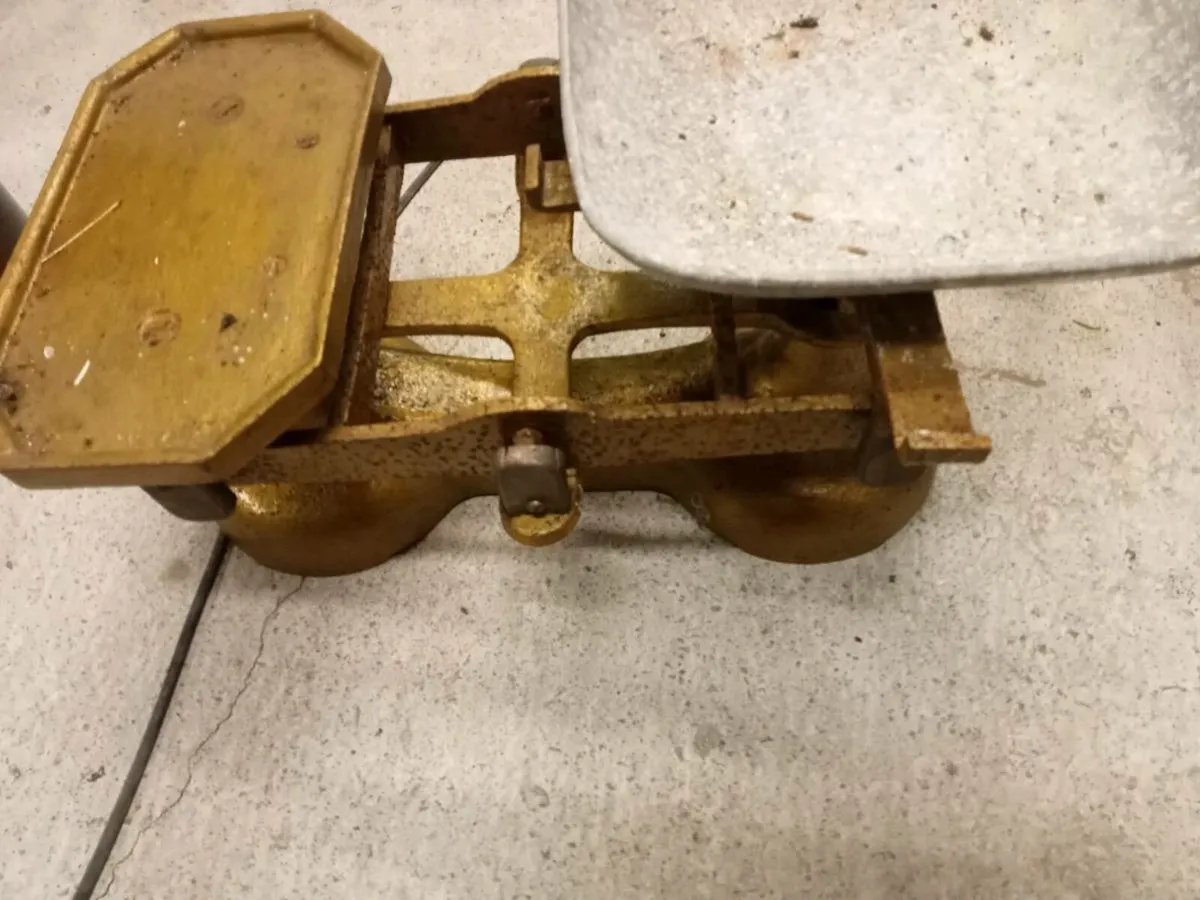 Old weighn scale - Image 3