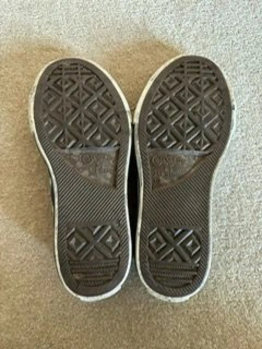 Converse kids Uk size 12 shoes - Image 4