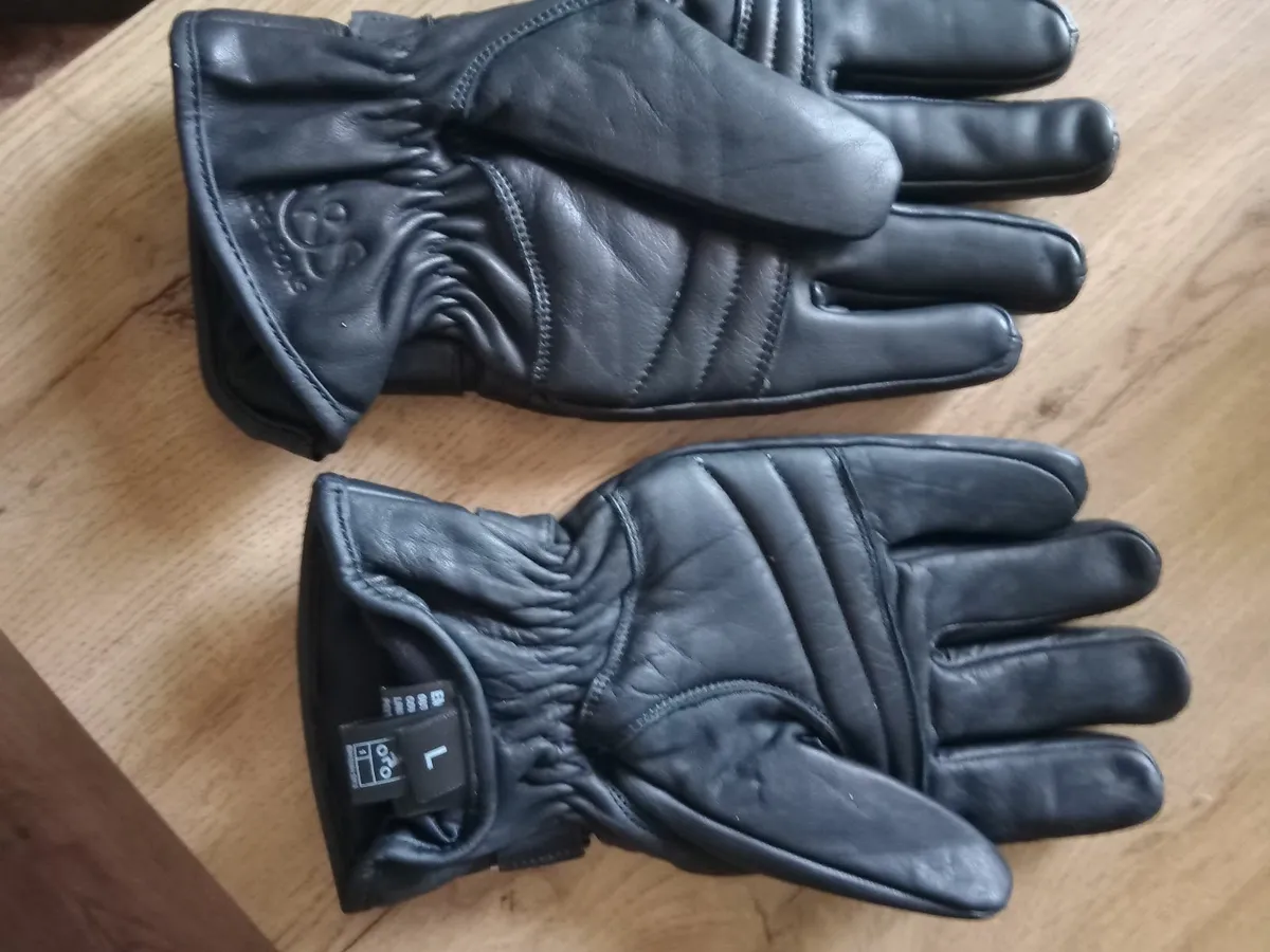 New motorcycle gloves - Image 1