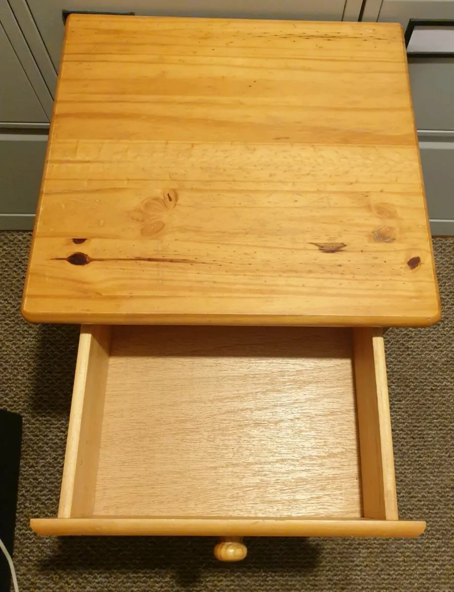 Bedside unit €25 - Image 3
