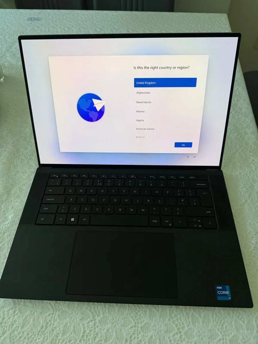 Dell Xps 15 9520 Gaming Laptop - Image 2