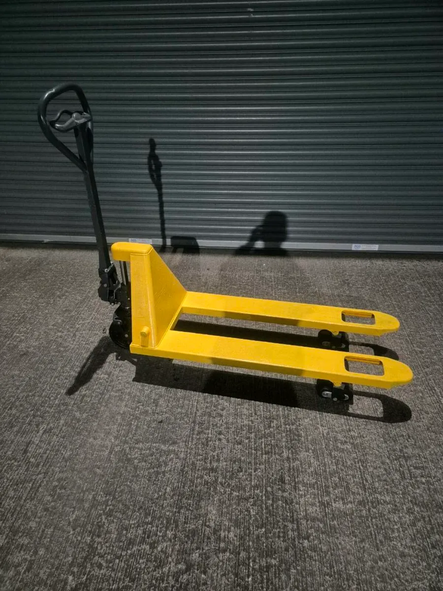 Hand Pallet Truck - Image 1