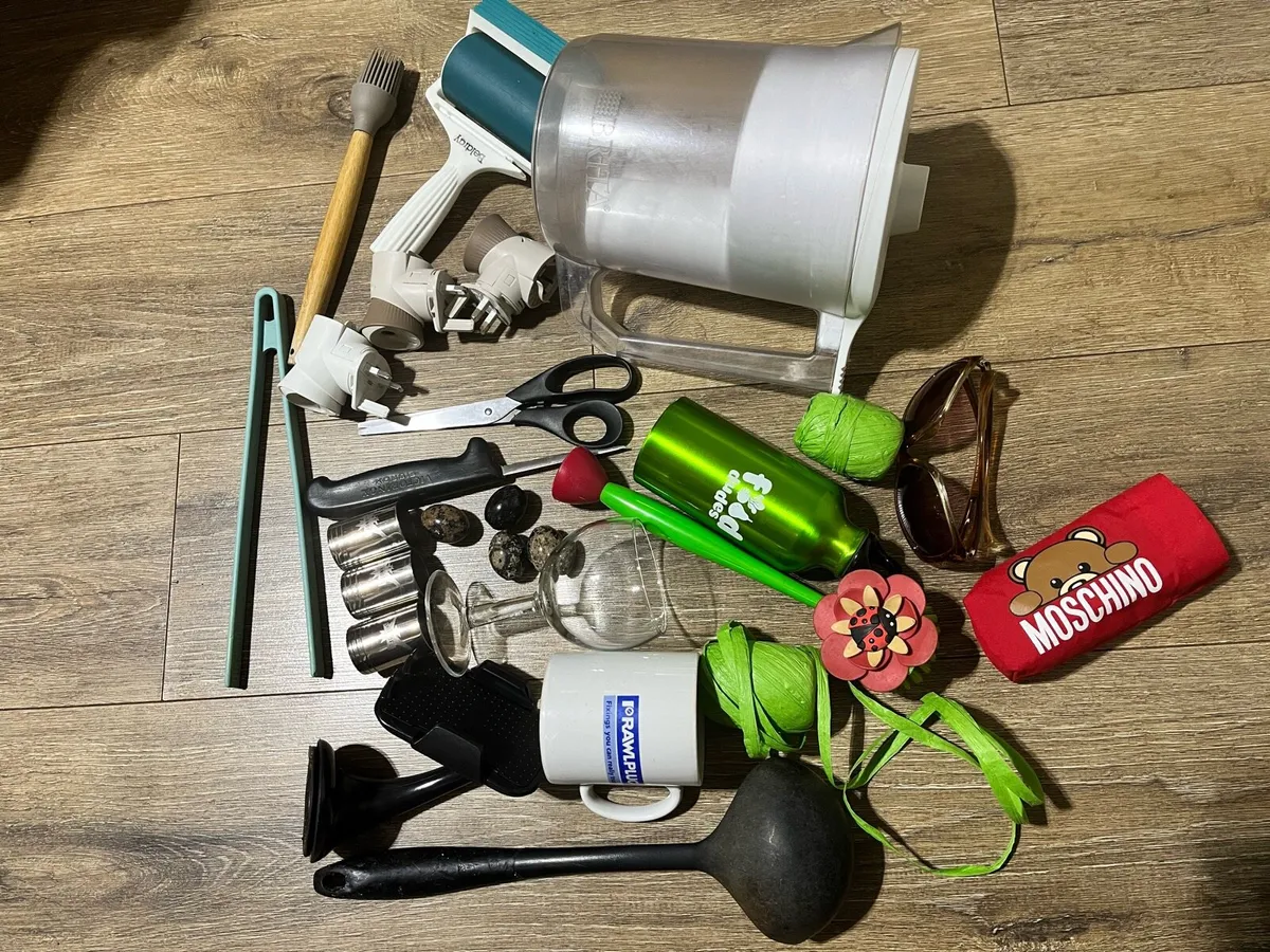 Bundle of items - Image 1