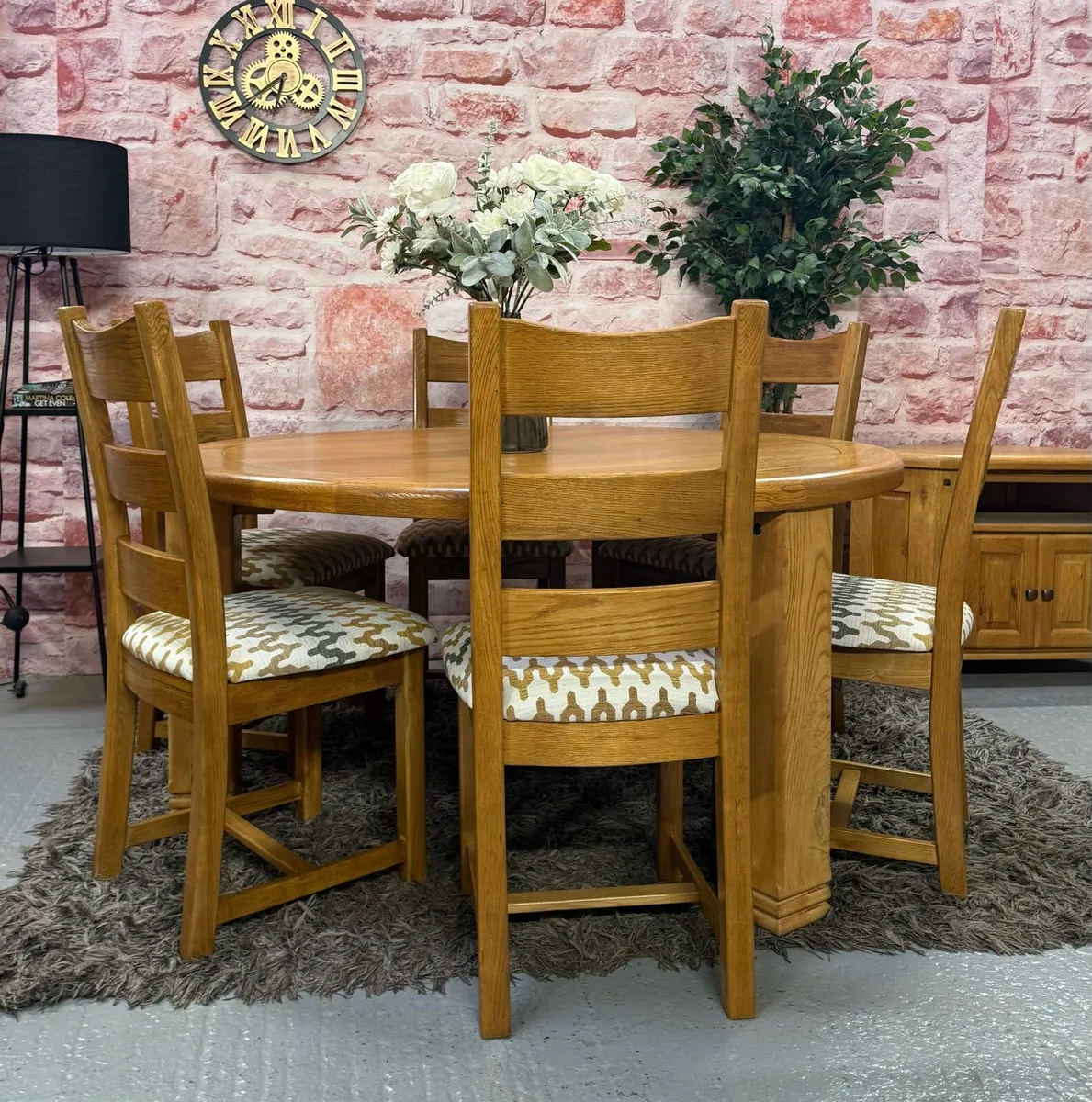Oak kitchen table & 6 chairs/dining set - Image 1