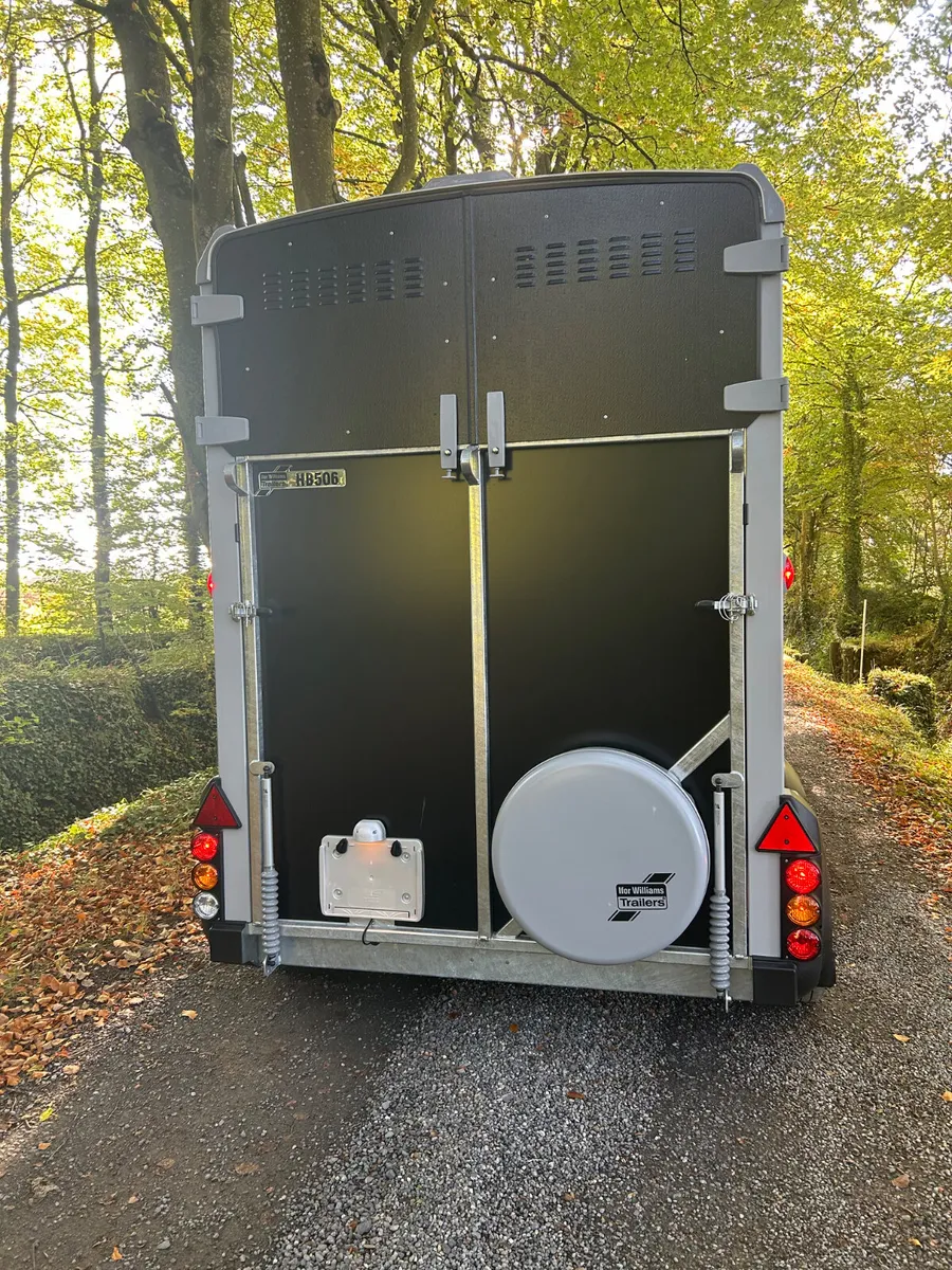New Ifor Williams HB506 Horsebox - Image 2