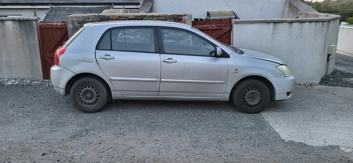 Toyota Corolla 2004 - Image 2