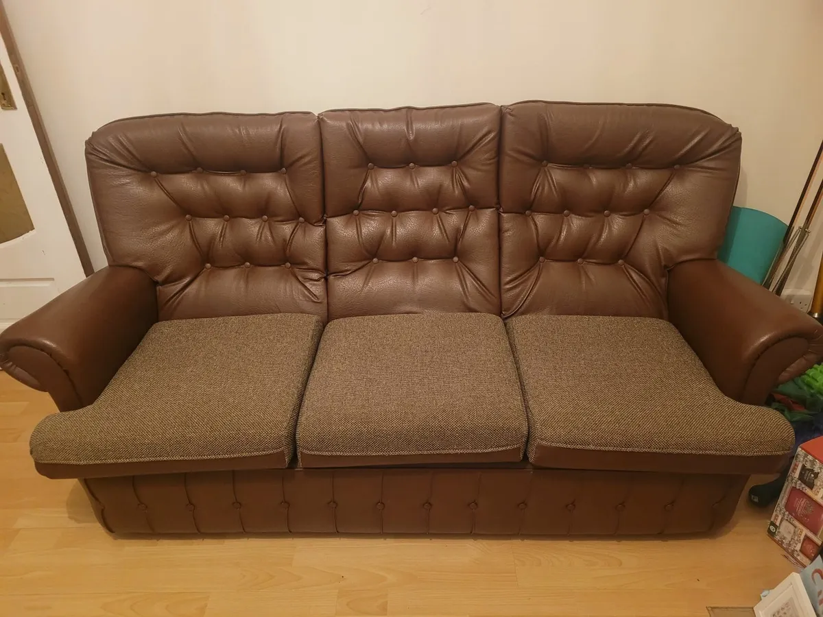 Retro Sofa - Image 2