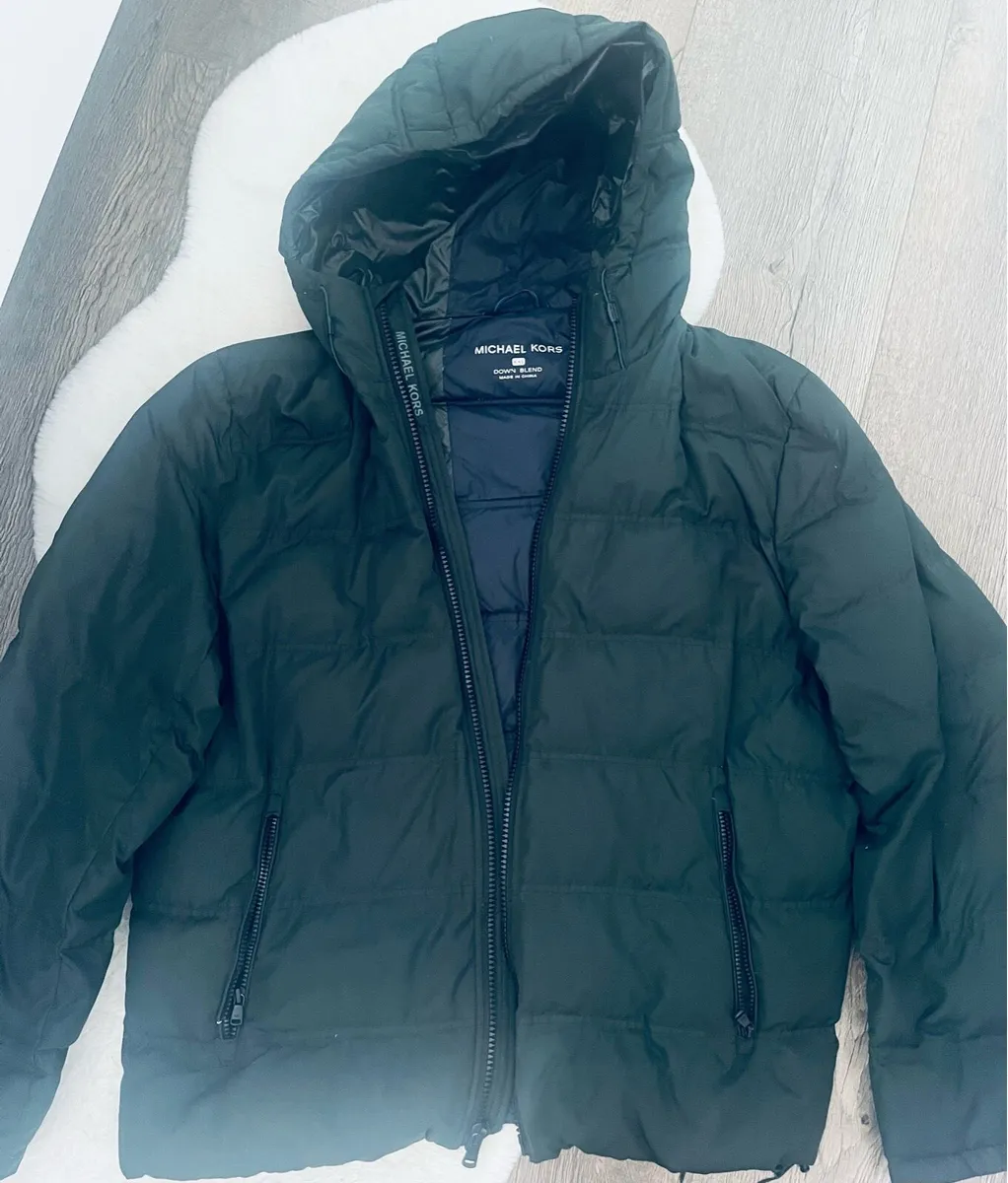 Brand Clothes in excellent condition - Image 4