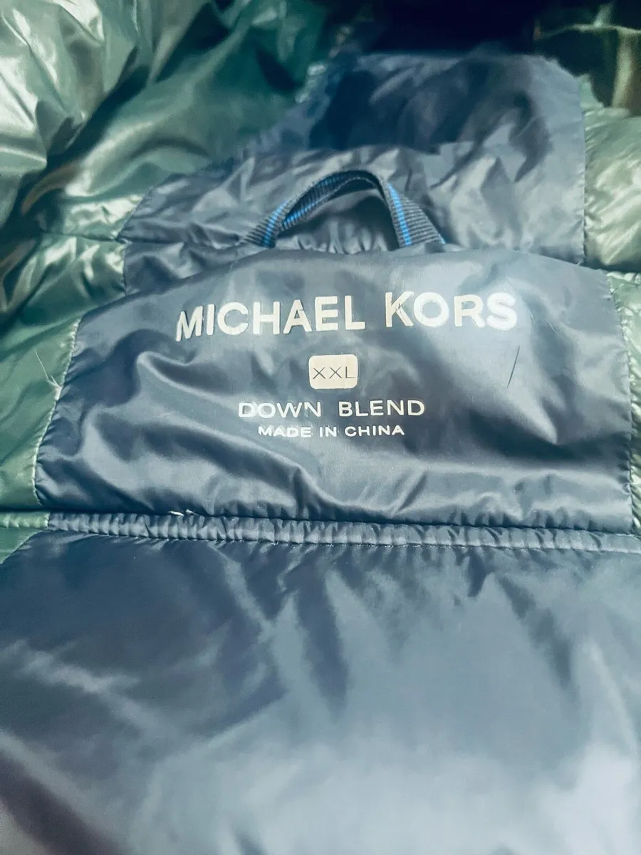 Brand Clothes in excellent condition - Image 3