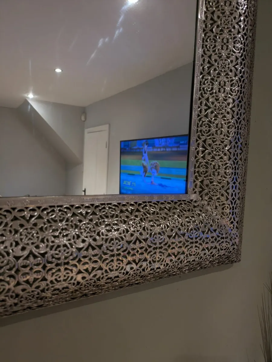 Mirror - Image 2