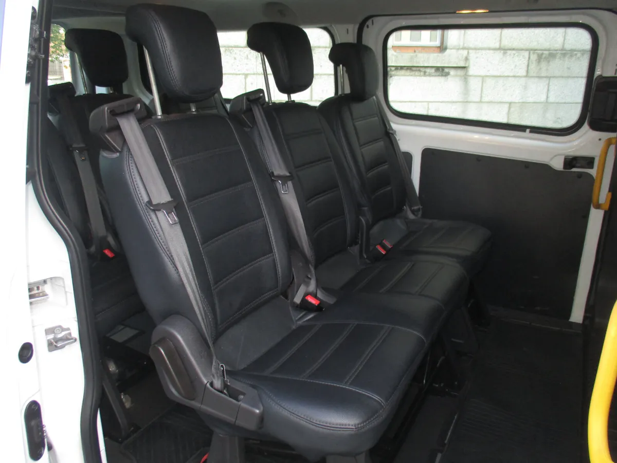 2017 FORD TRANSIT 2.0 TDCI AUTO 9 SEATER - Image 4