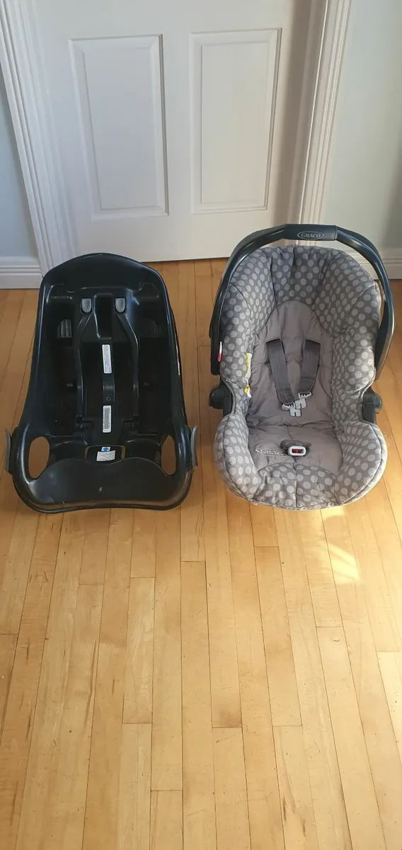Baby Car Seat - Image 1
