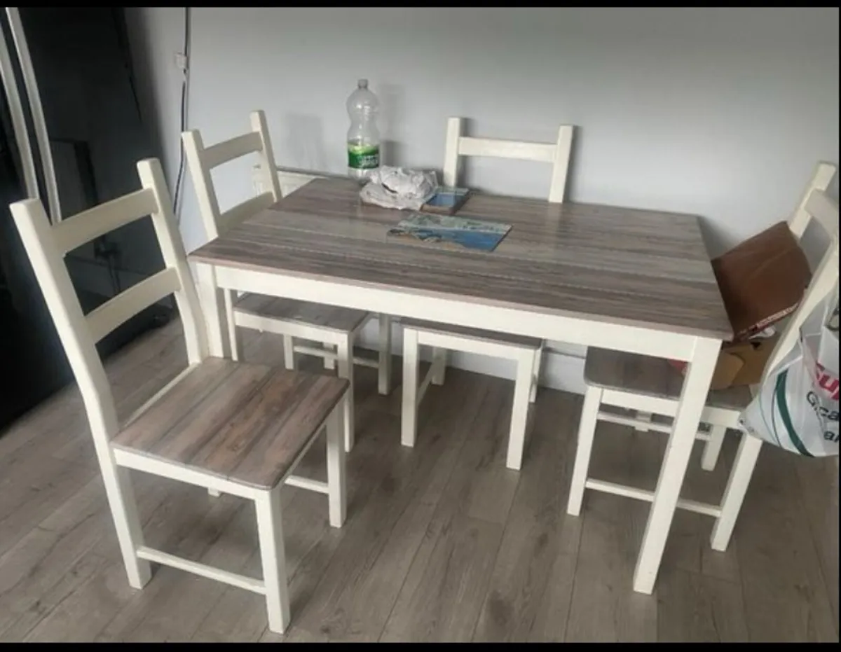 Kitchen Table & Chairs