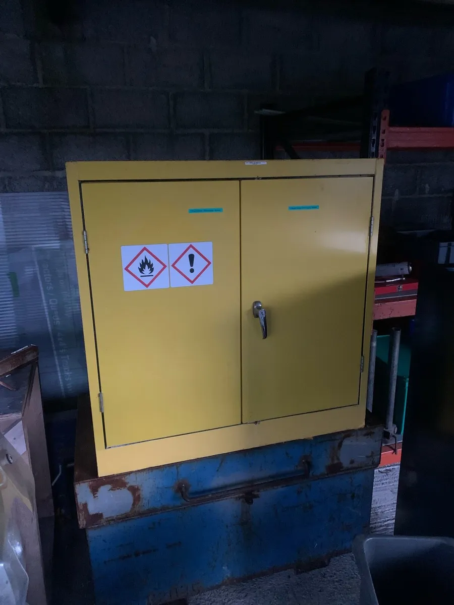 Chemical cabinet - Image 1