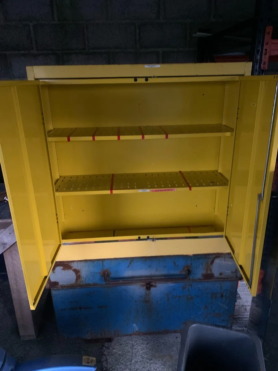 Chemical cabinet - Image 2