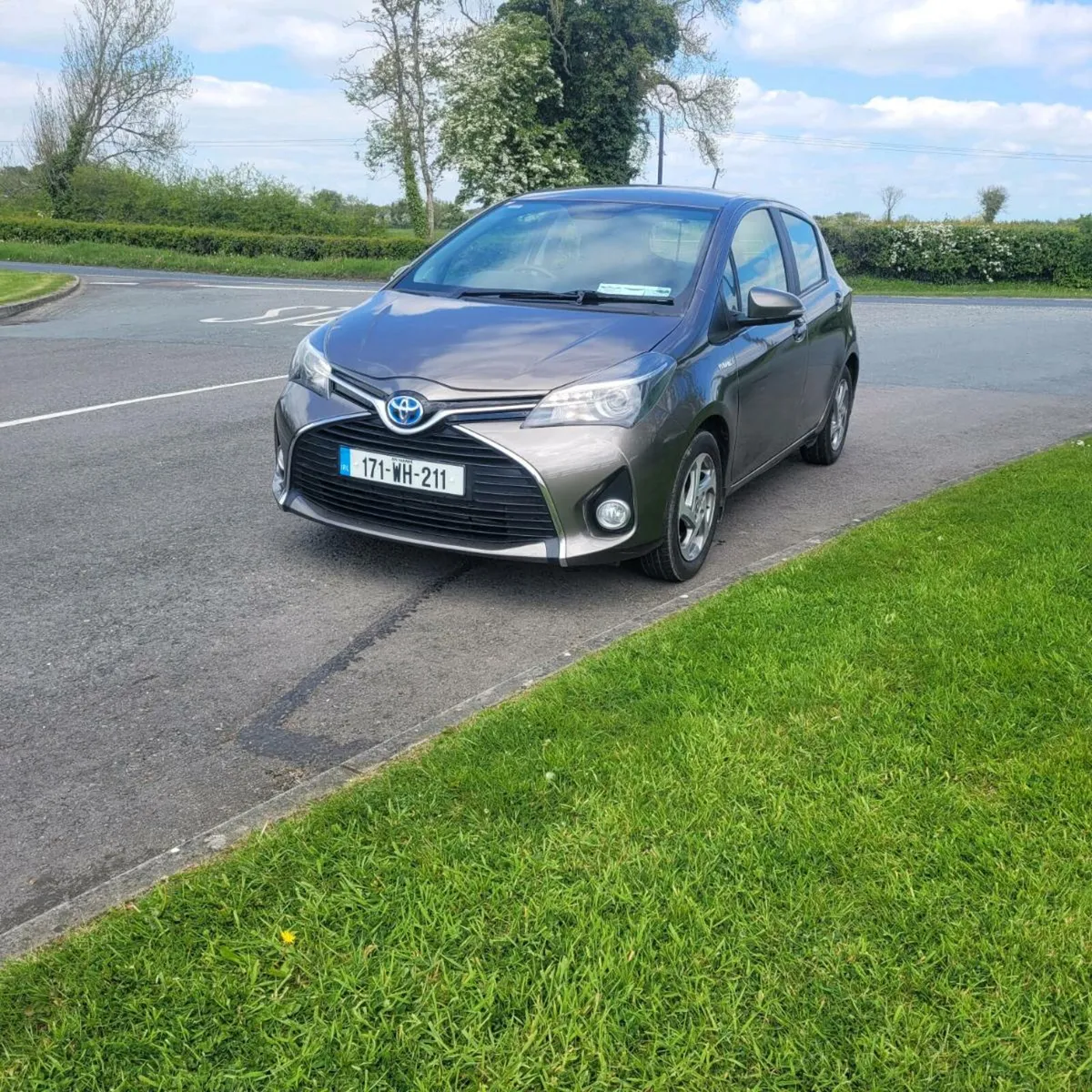 Toyota Yaris Hybrid - Image 2