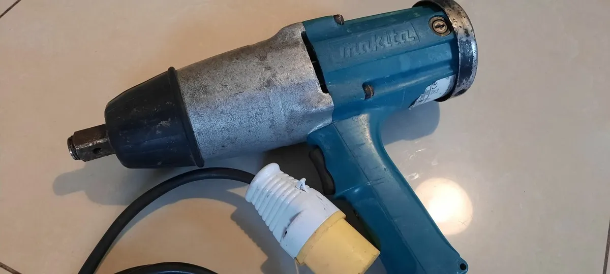 Makita 6906 19mm impact wrench 110v "Refurbished" - Image 2