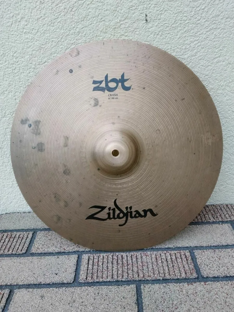 16 inch Zildjian crash cymbal - Image 1