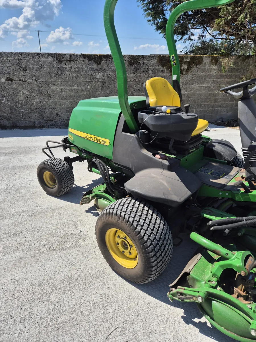John Deere 8800 - Image 2