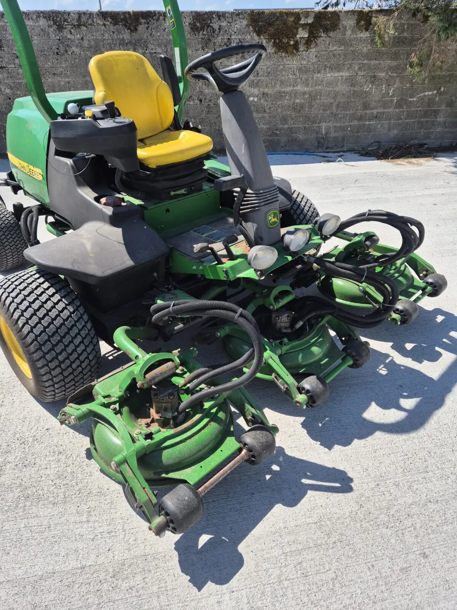 John Deere 8800 - Image 1