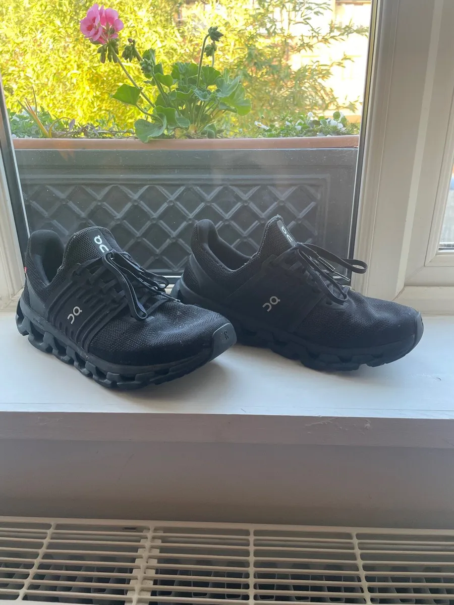 On cloud Running shoes - Image 1