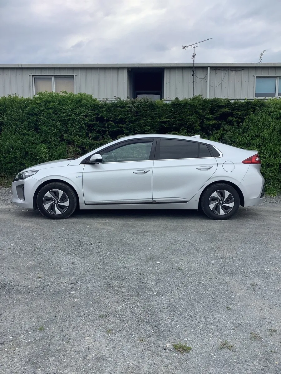 2018 Hyundai Ioniq PREMIUM - Image 4