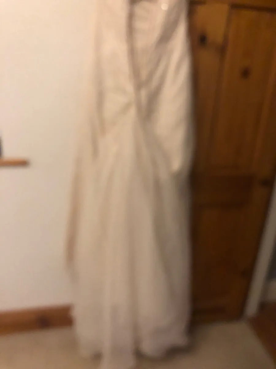 Wedding dress - Image 3