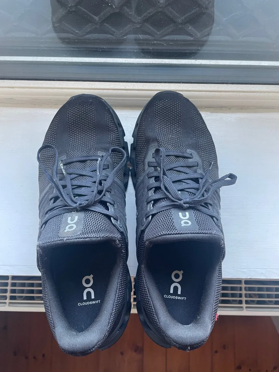 On cloud Running shoes - Image 3
