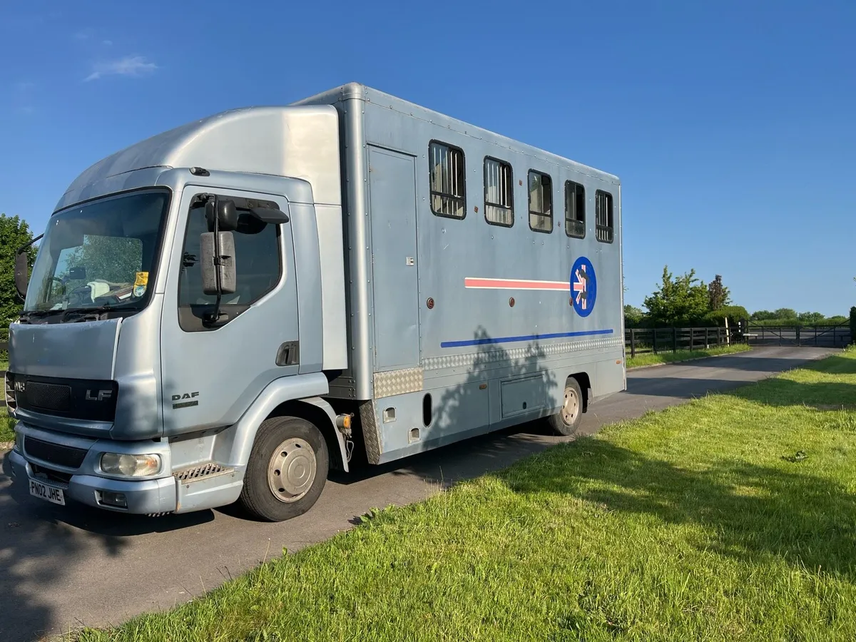 Daf LF Horsebox - Image 1