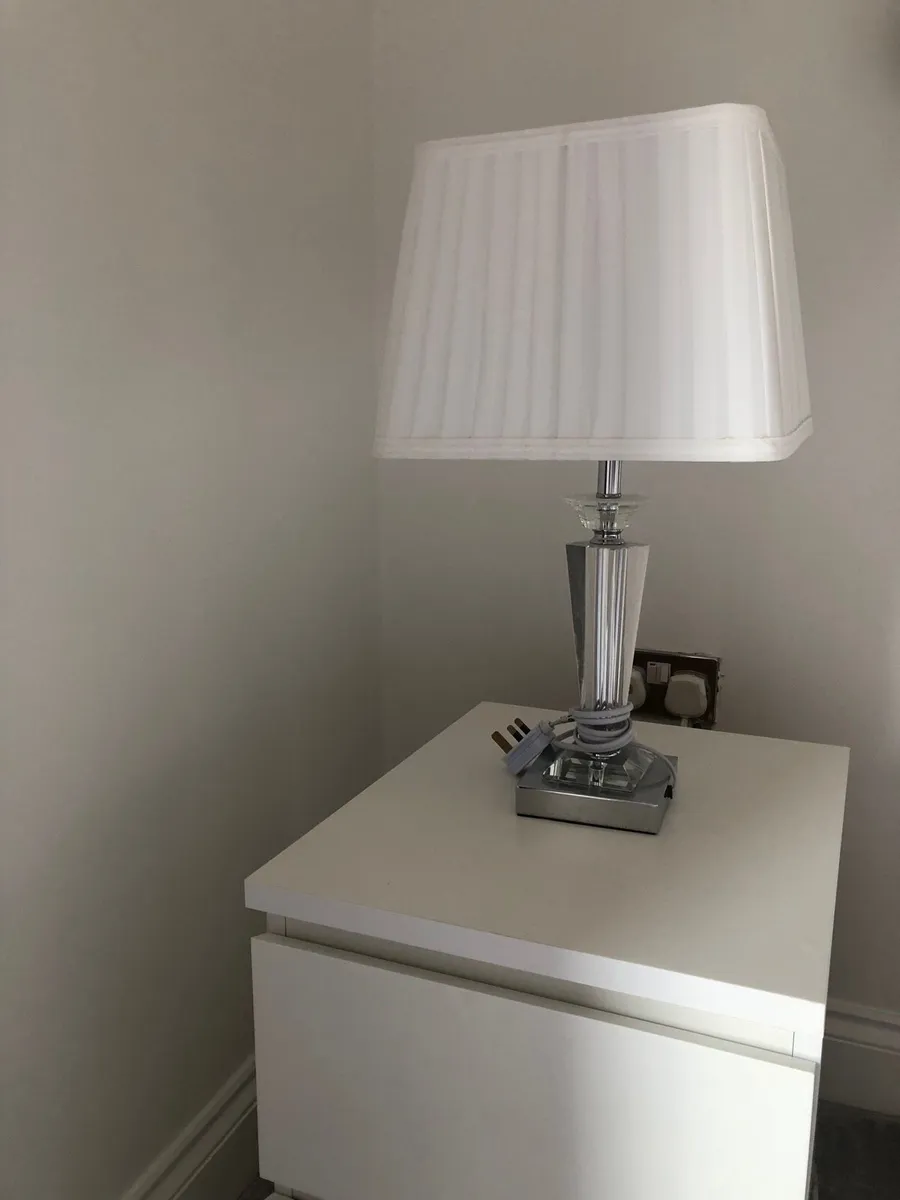 Table lamp
